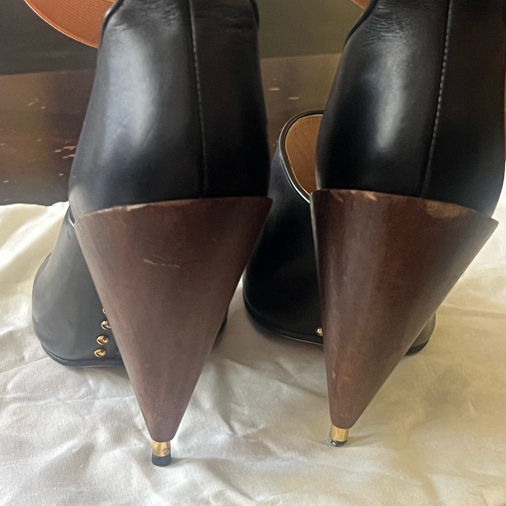 Givenchy Vintage Black and Gold Wedge Sandals - Picture 7 of 9